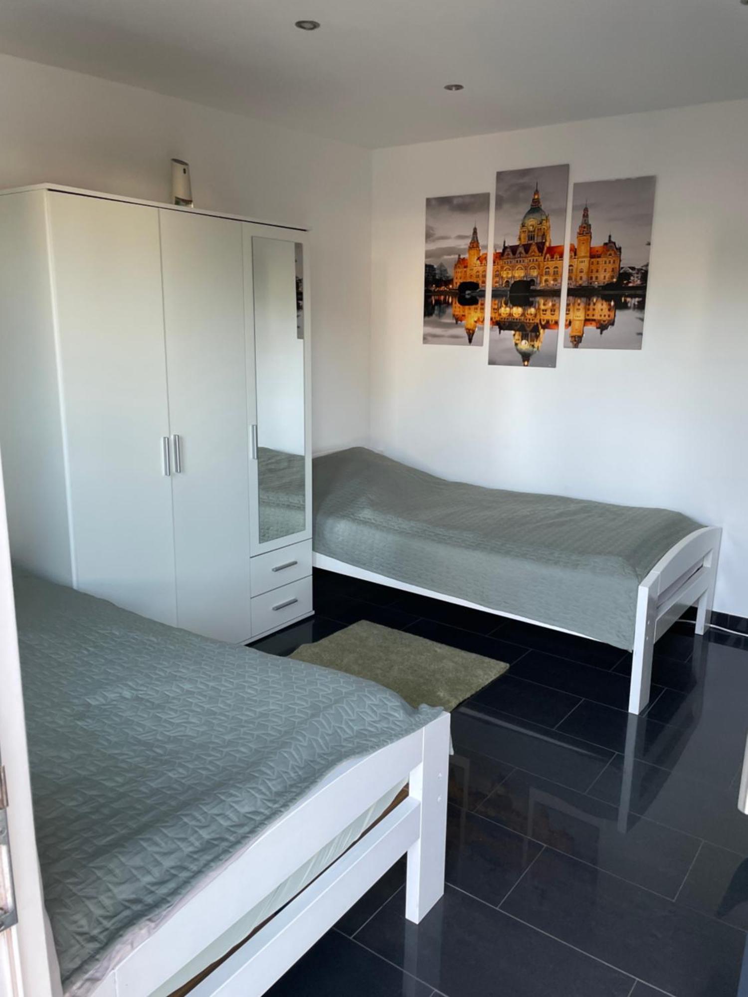 Ferienwohnung Mit Fussbodenheizung Nahe Messe, Gratis Parkplatz Und Abstellplatz E - Bike Hannover Kültér fotó