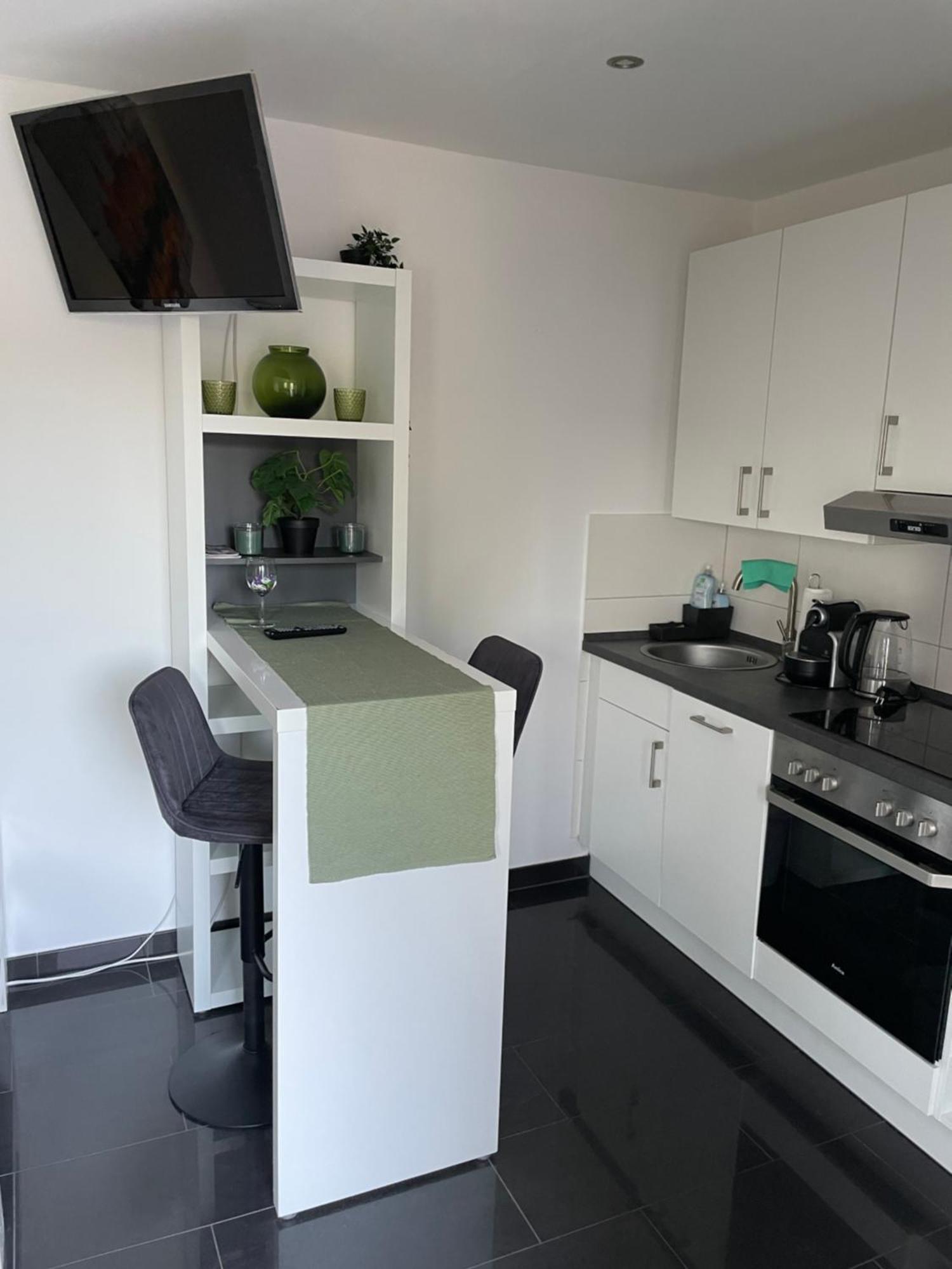 Ferienwohnung Mit Fussbodenheizung Nahe Messe, Gratis Parkplatz Und Abstellplatz E - Bike Hannover Kültér fotó